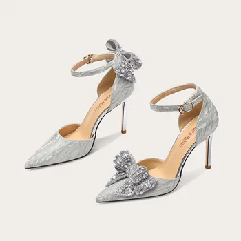 Proljeće-ljeto nove cipele vjenčanje s oštrim vrhom, ukrašen štrasom i leptirićima, večernja haljina na tankim visokim potpeticama, ženske sandale velike veličine